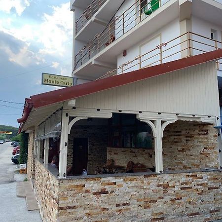 Hotel Monte Carlo Piteszti Zewnętrze zdjęcie