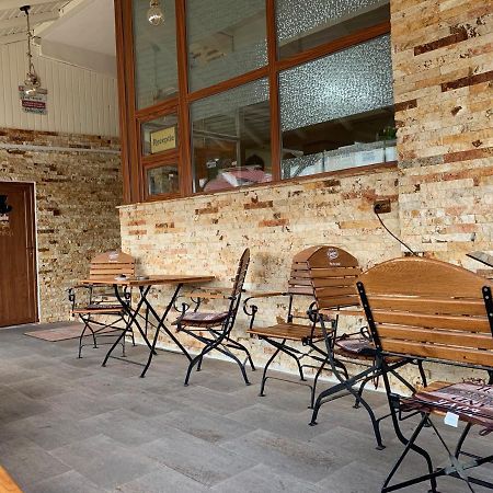 Hotel Monte Carlo Piteszti Zewnętrze zdjęcie