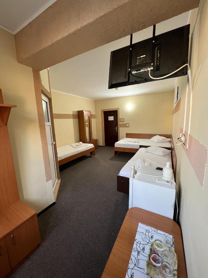 Hotel Monte Carlo Piteszti Zewnętrze zdjęcie