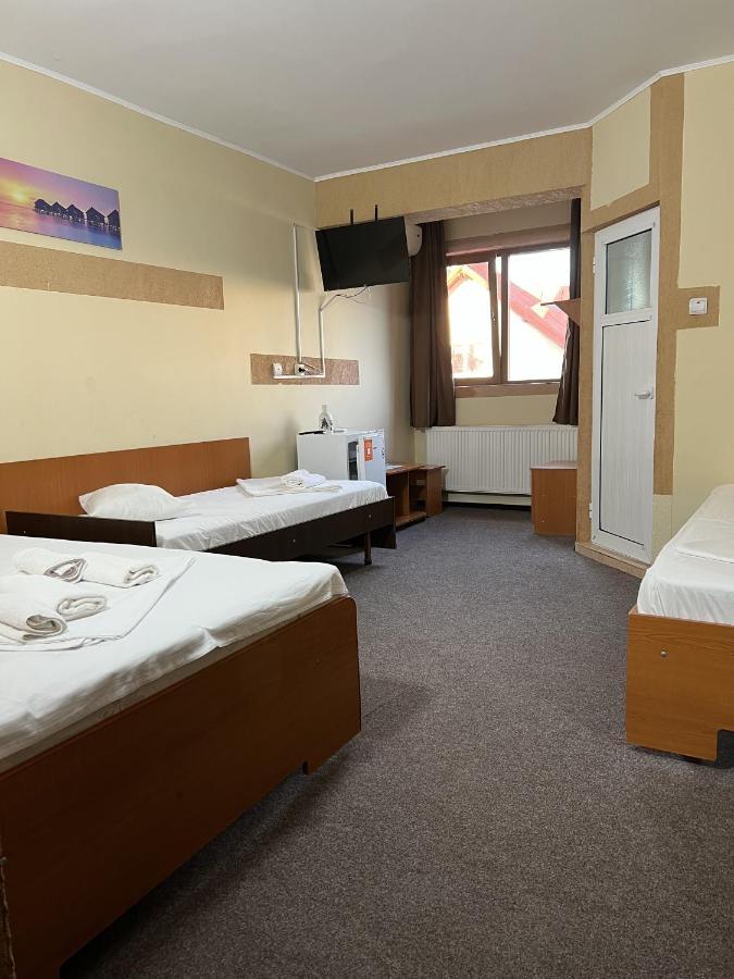 Hotel Monte Carlo Piteszti Zewnętrze zdjęcie